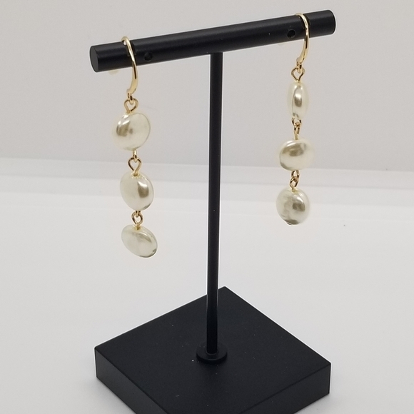 gold tone faux pearl dangle earrings - Picture 1 of 2